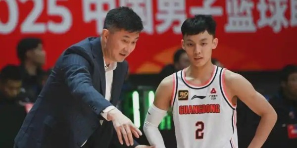 直播观看-时隔458天！前NBA旧将回归！辽粤大战火了，杨鸣下台后球队6胜1负